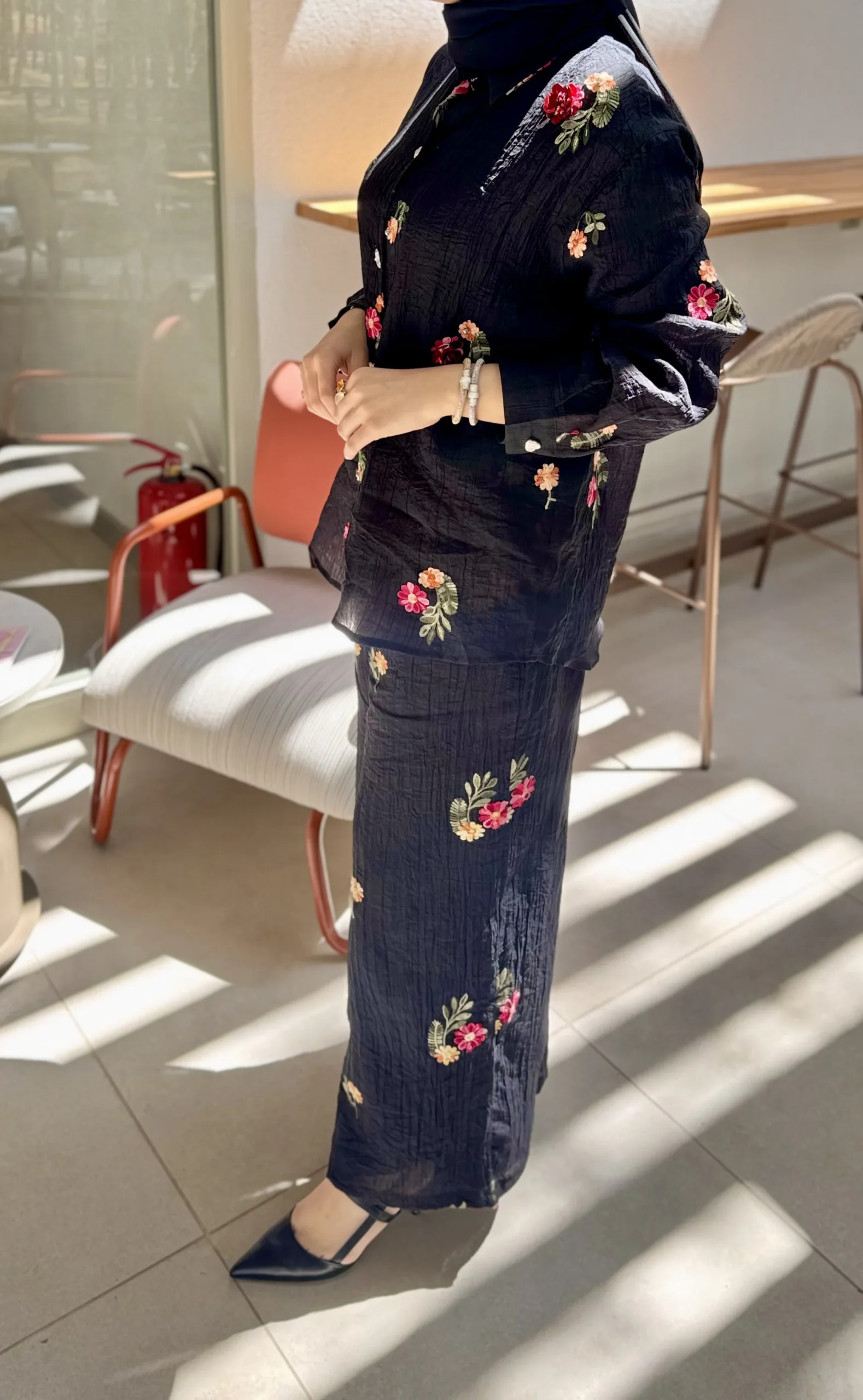 Vintage Floral – Siyah Çiçek İşlemeli Krinkil Takım